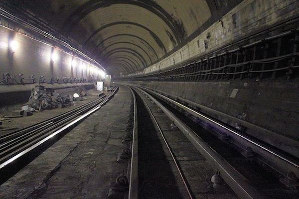 south-kentish-town-underground-station-abandoned-2