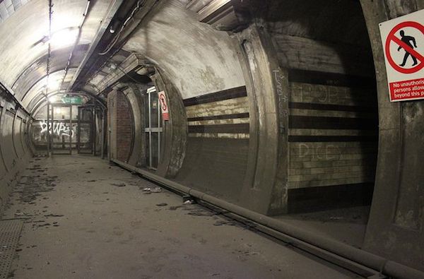 south-kentish-town-underground-station-abandoned